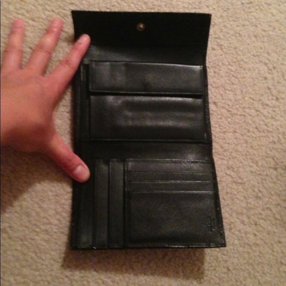 Prada Wallet - Picture 2 of 4